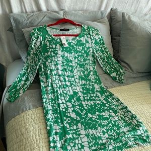 Hourglass Lilly Green Dress - NEW with TAGS
